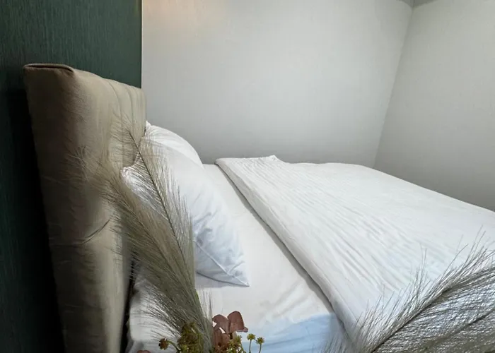 окружна кульпарківська в жк Okruzhna Hall Apartmán